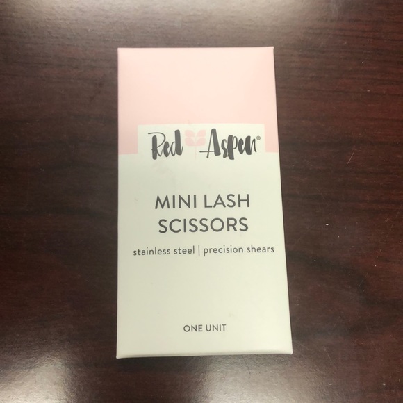 Mini Lash Scissors - Picture 4 of 4